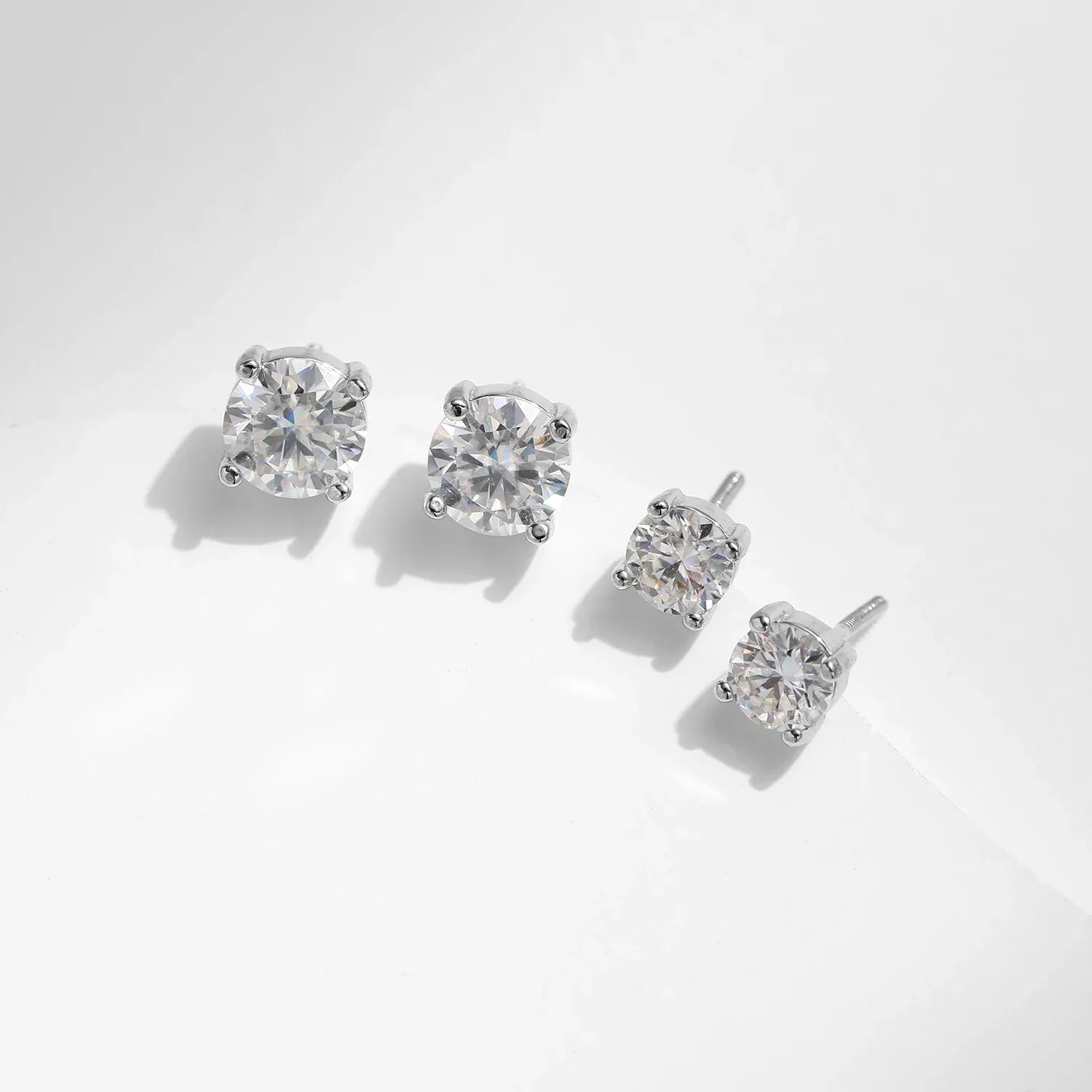 Par de Brincos Femininos com Pedra Moissanite em Prata 925 Banhada a Ouro 18k