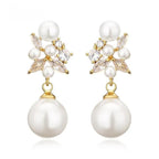 Par de Brincos Femininos Vintage com Pérolas e Zircônia